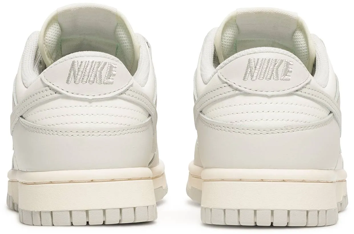 Dunk Low 'Light Bone' (W)