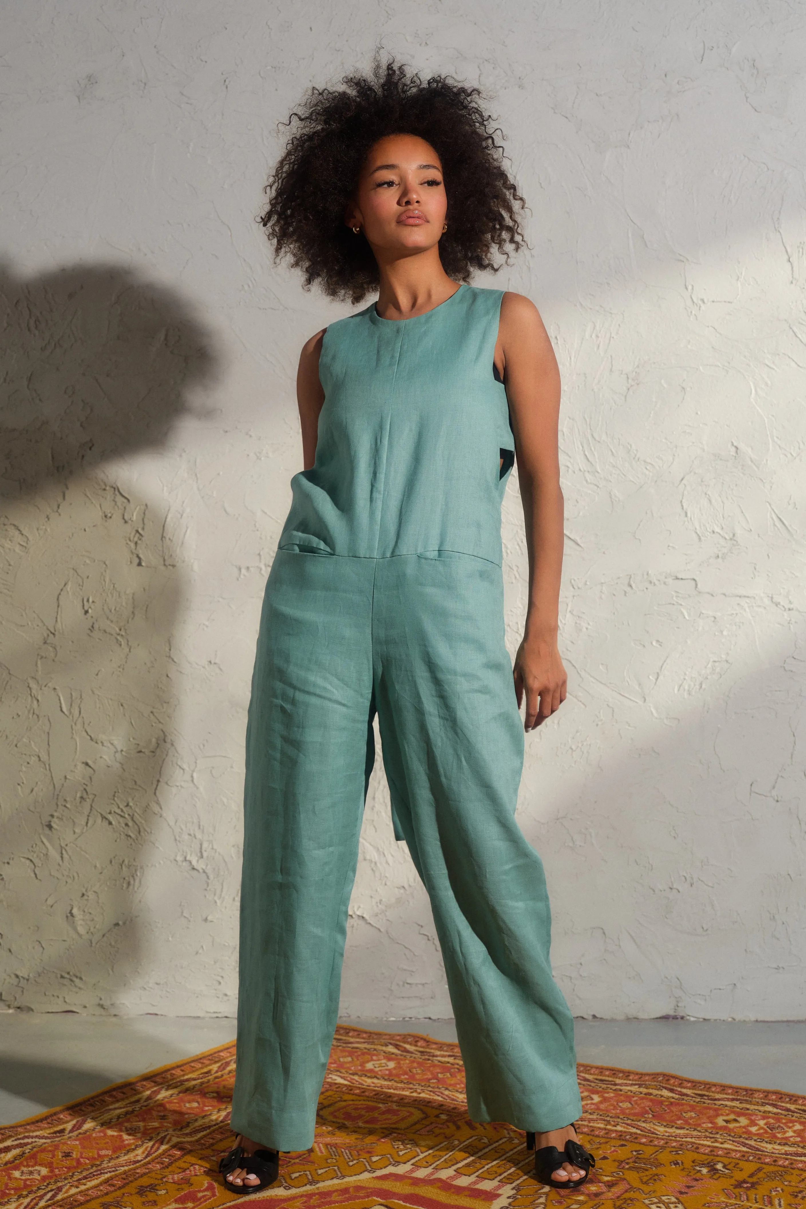 Elegant linen jumpsuit in Green tea