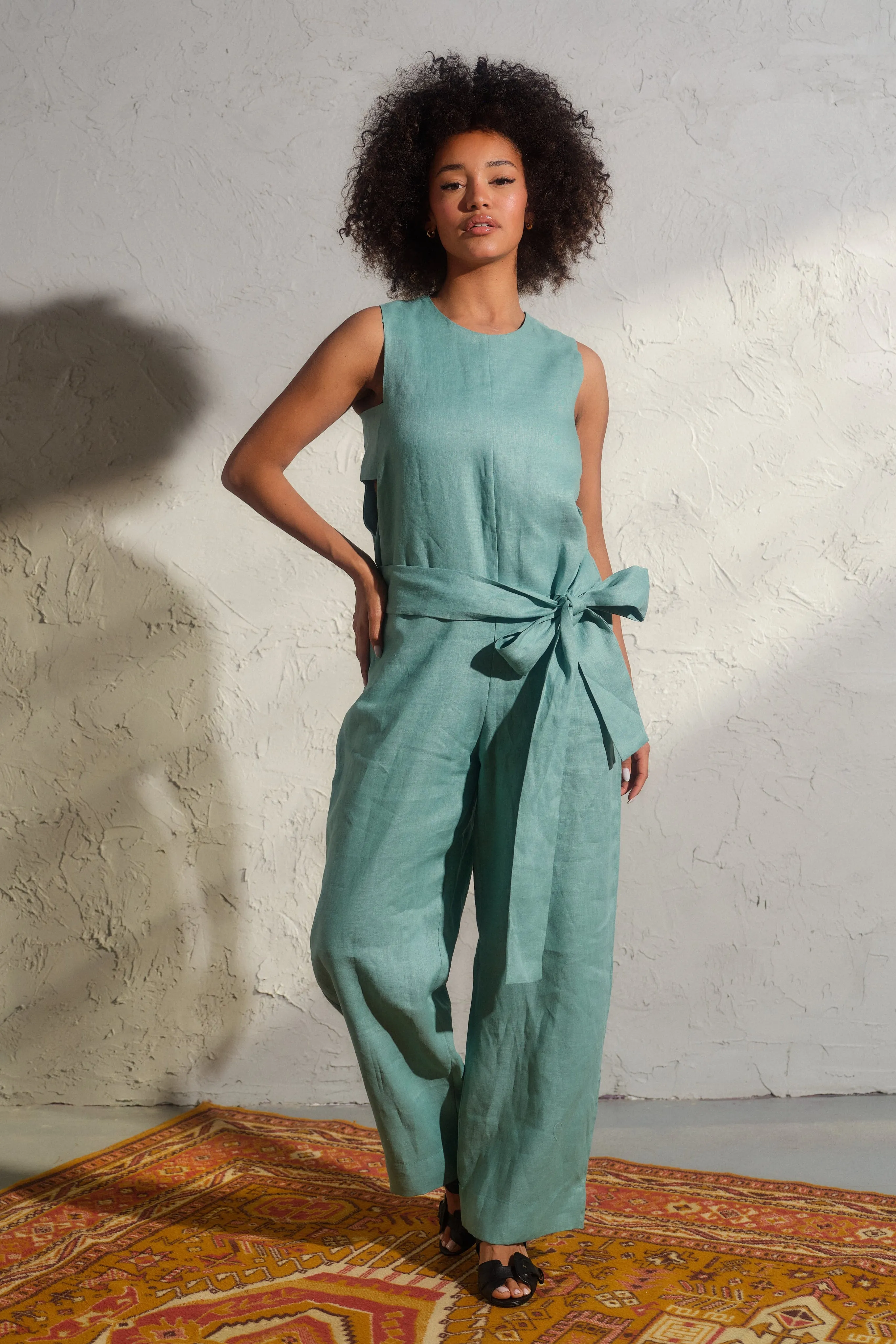Elegant linen jumpsuit in Green tea