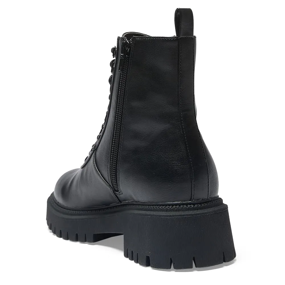 Riley Boot in Black Smooth